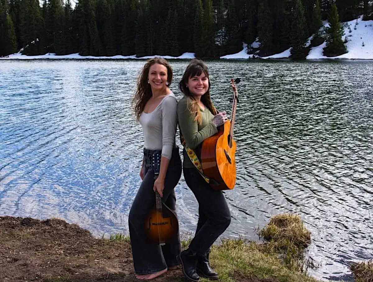 Slate River Sisters performing