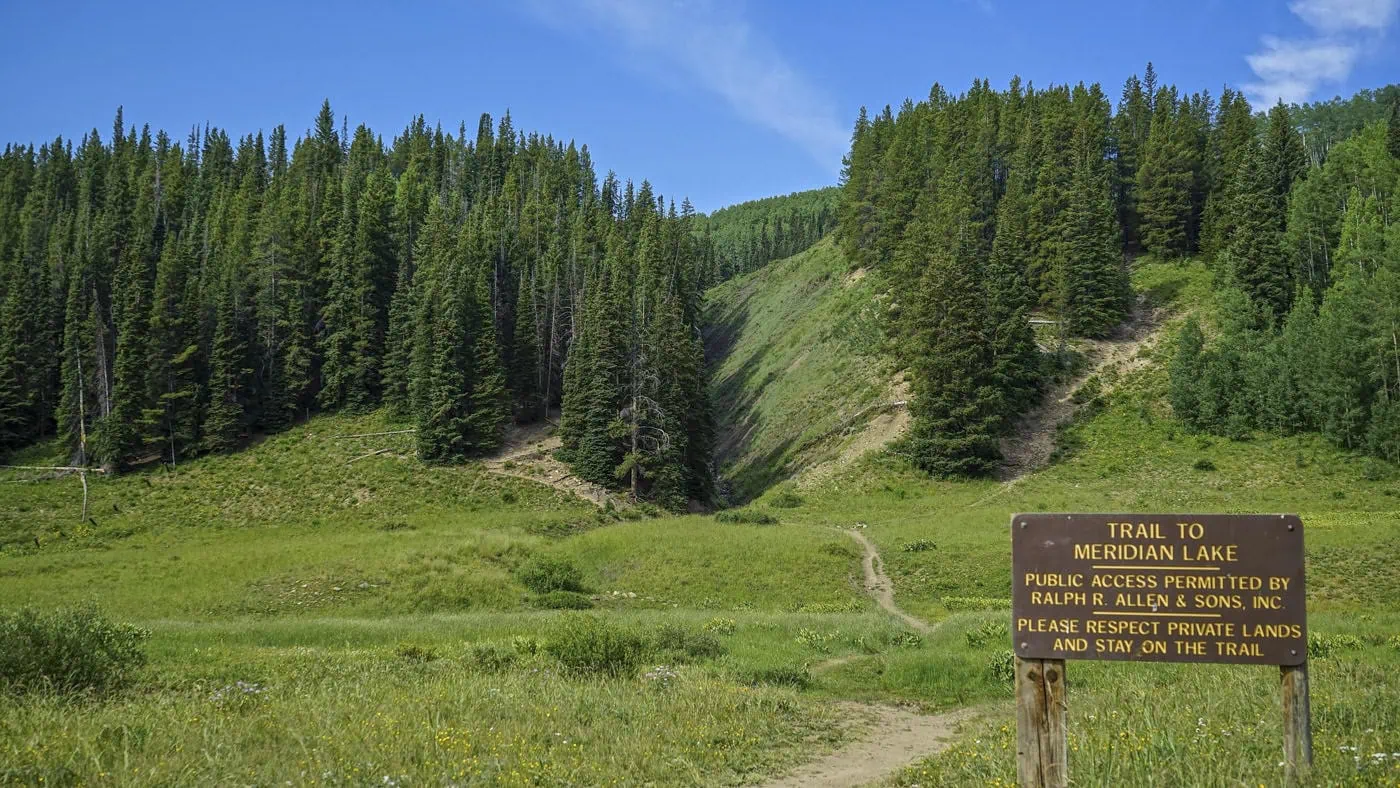 The signed trailhead off Washington Gulch Road