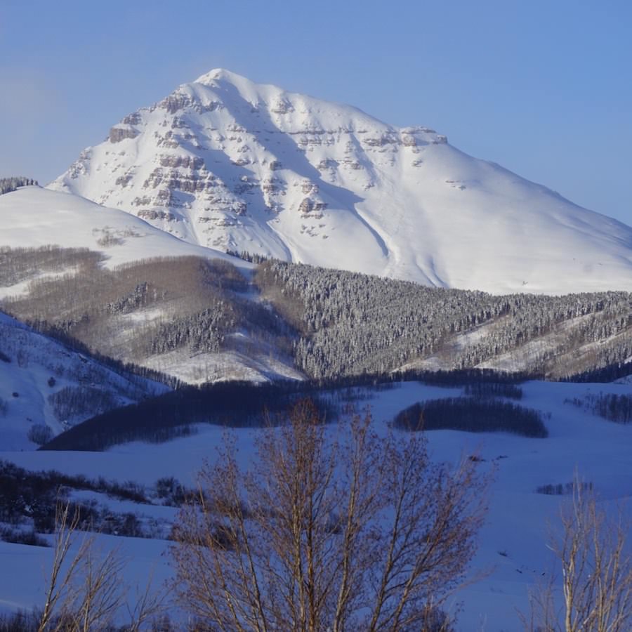 wintry-peaks-travel-crested-butte